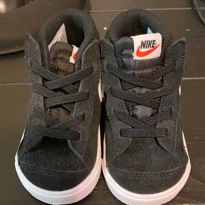 Nike Blazer Mid ‘77 size 5c